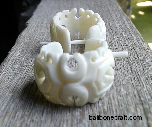bone earring motif ethnic produced by Bali Bone Craft the best bone carving in Bali